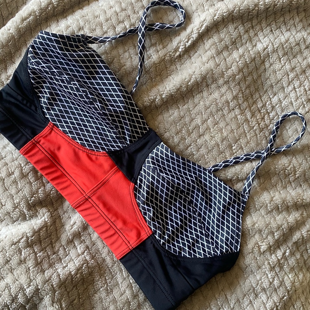 Onzie sports bra